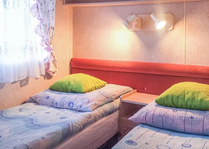 Camping Stacaravan In Retowo 4