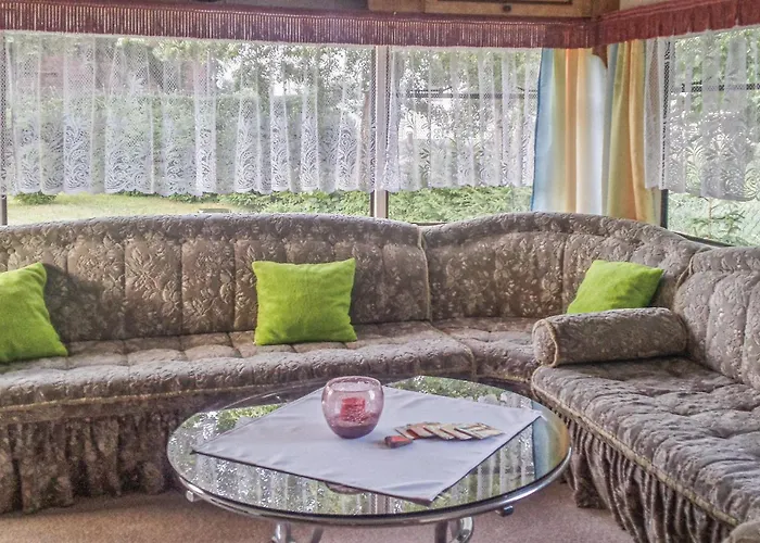 Camping Stacaravan In Retowo 4 Retowo (Pomerania)